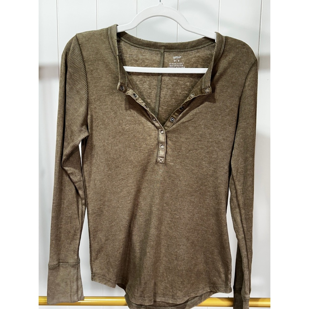 Aerie Ribbed Long Sleeve Henley Top Olive Green Snap Button M/M